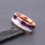 His & Hers Rose Gold Tungsten Rings with Purple Lapis & Meteorite Inlay - 图片 5
